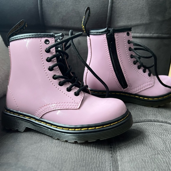 Toddler Dr. Martens size 7 us, 23 eur - Picture 1 of 4